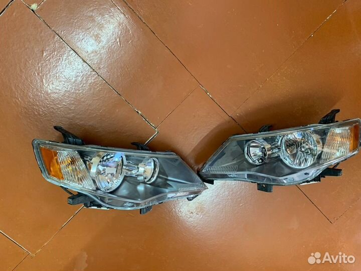 Фара левая правая Mitsubishi Outlander XL