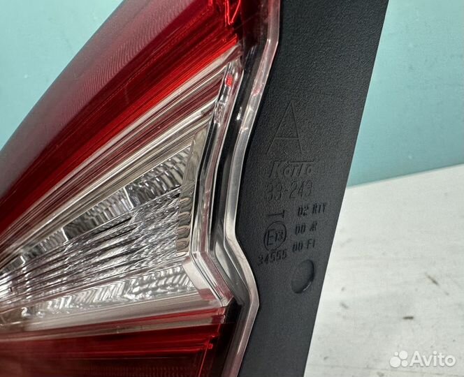 Фонарь правый внутренний Toyota Camry XV70 70 LED