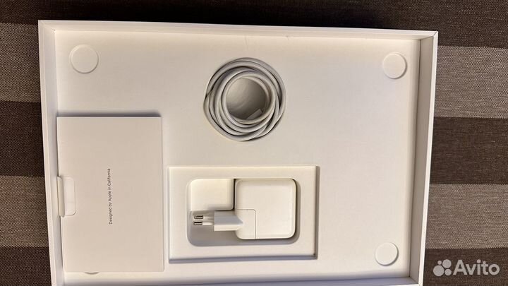 Macbook air 13 M1 2020 8 256gb silver new с чехлом