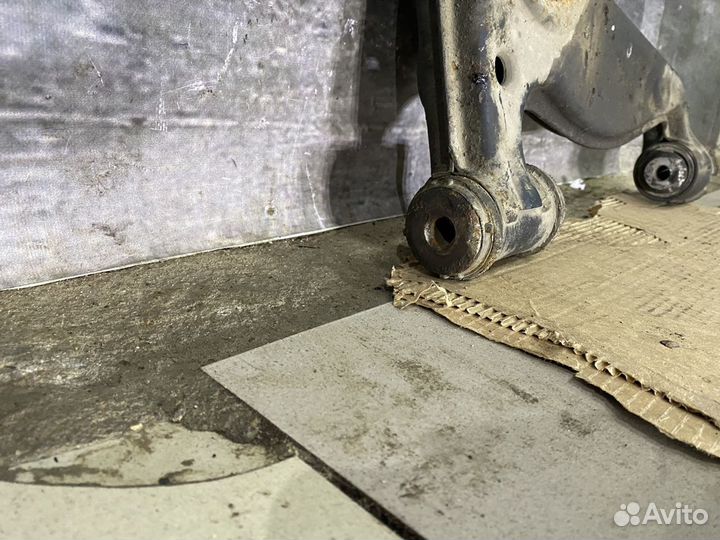 Поперечный рычаг правый Mercedes W140 S500