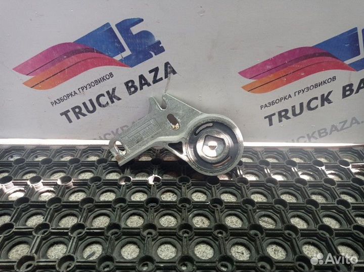 Кронштейн радиатора верхний левый Scania 5-series