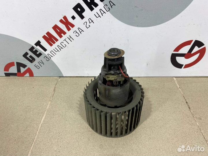 Моторчик отопителя Audi 100 C4 1991-1994 013011116