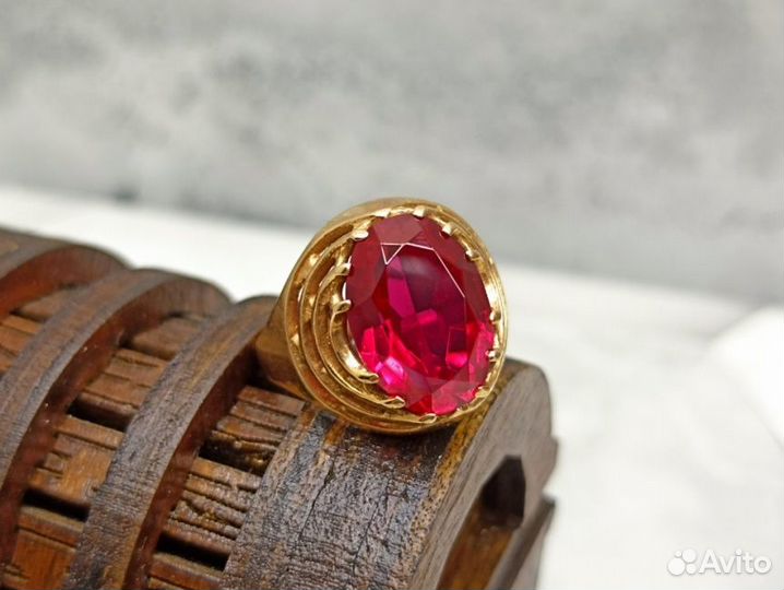 Золотое кольцо 583 пробы массой 5.8 грамма (18р)