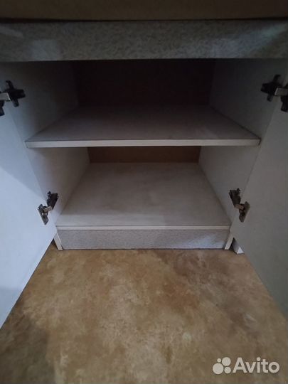 Прямой кухонный гарнитур б/у