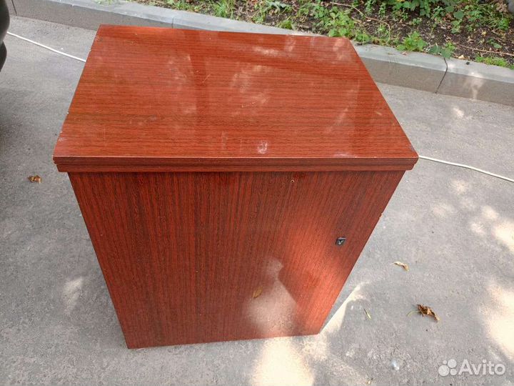 Швейная машинка подольск 2м столь тумба