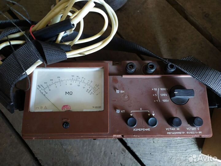 Мегаомметр