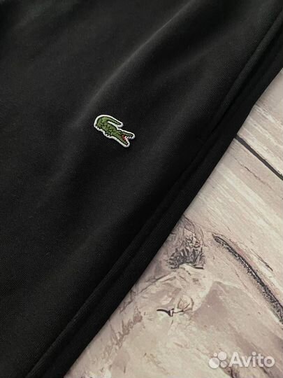 Спортивные штаны Lacoste черные