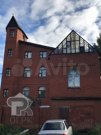 Дом 425 м² на участке 4,1 сот.