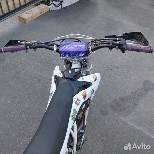 Мотоцикл BSE Z1-150