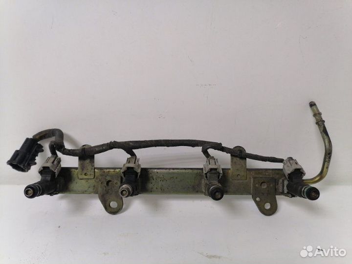 Форсунка топливная Nissan Prairie RM12 QR20DE