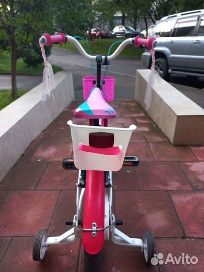 Велосипед четырехколесный для девочки 4-6 лет