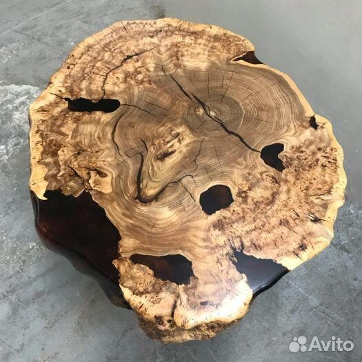 Кофейный столик из драгоценных пород дерева