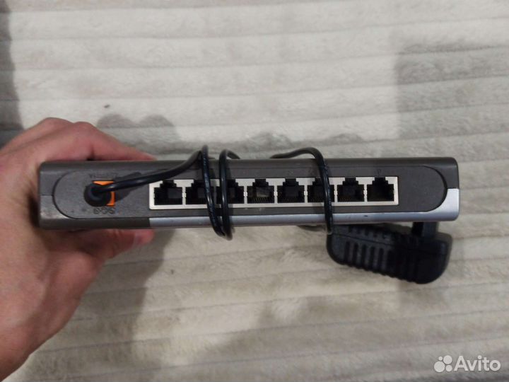 Коммутатор Des 1008 d