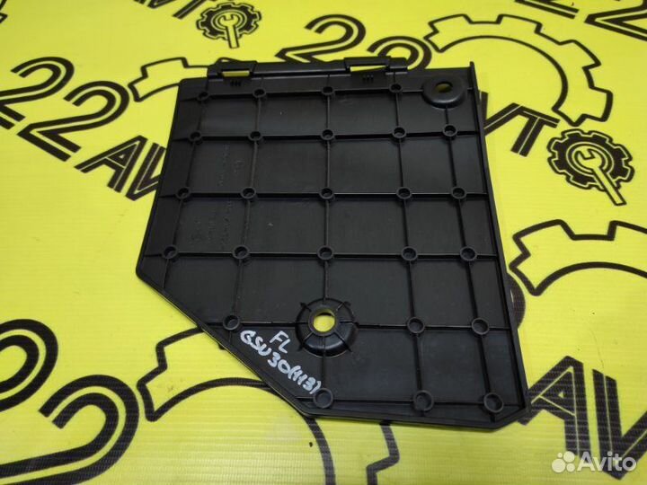 Накладка на панель передняя левая Toyota Harrier