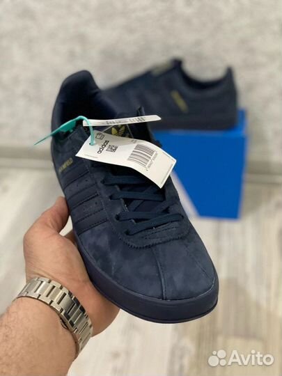 Кроссовки Adidas Broomfield