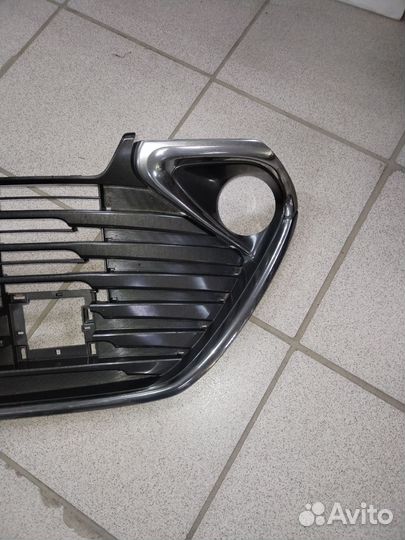 Решётка переднего бампера тойота камри xv55