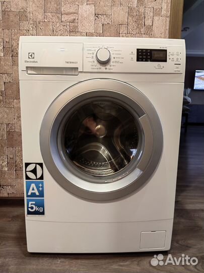 Стиральная машина Electrolux EWS1054SDU