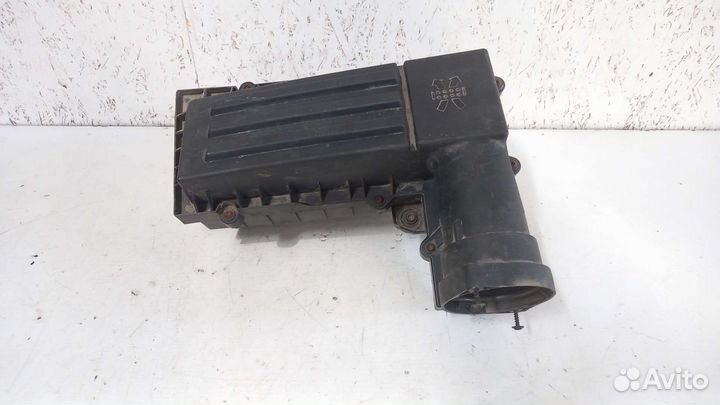 Корпус воздушного фильтра Skoda Octavia A5