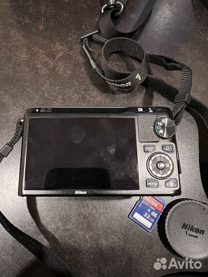 Цифровой фотоаппарат Nikon 1 J1