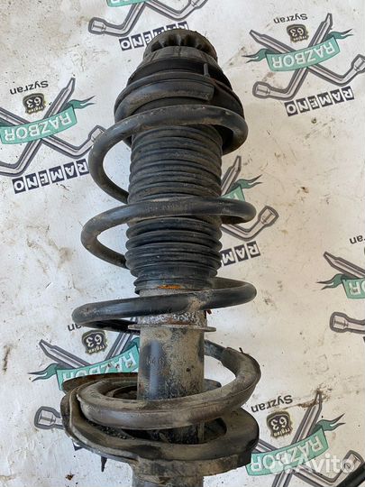 Стойка передняя левая Kia Rio III