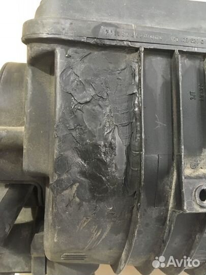 Корпус воздушного фильтра Volkswagen Jetta 5