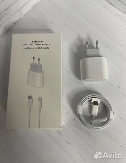 Зарядка на iPhone 20W