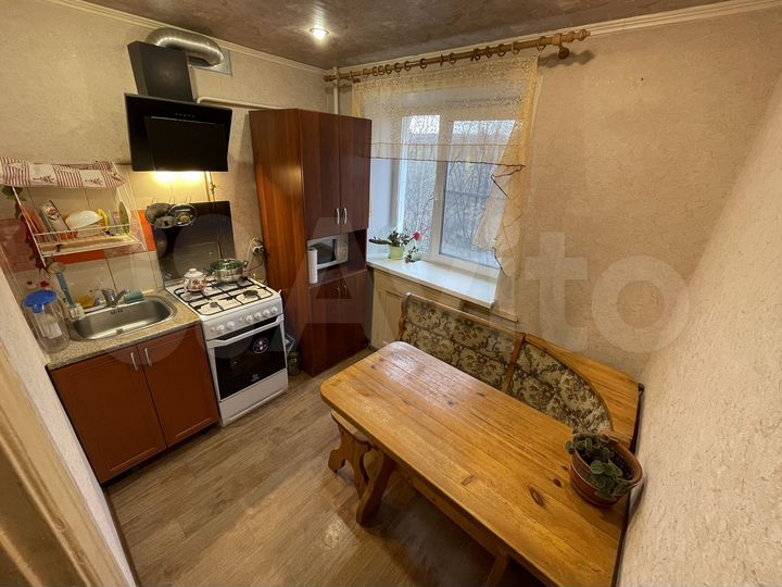 3-к. квартира, 50 м², 3/5 эт.