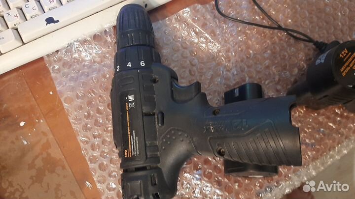 Аккумуляторный шуроповерт (На запчасти)