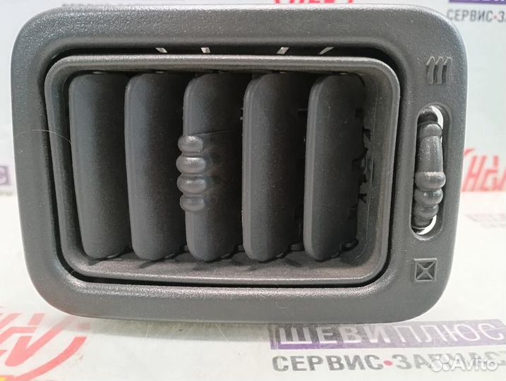 Дефлектор торпеды правый правый Cadillac Escalade