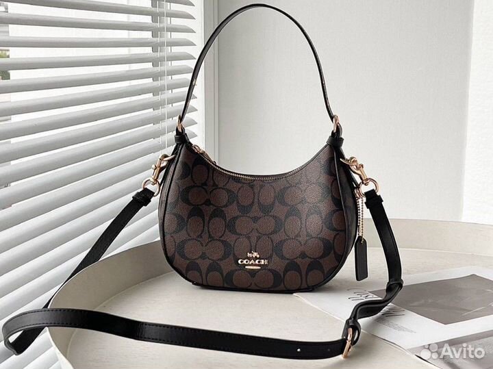 Сумка Coach хобо через плечо