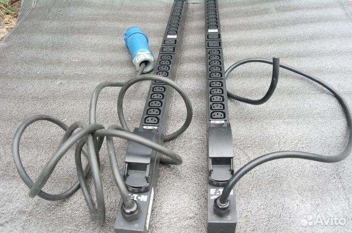 Блок розеток Eaton 24 розетки с автоматом