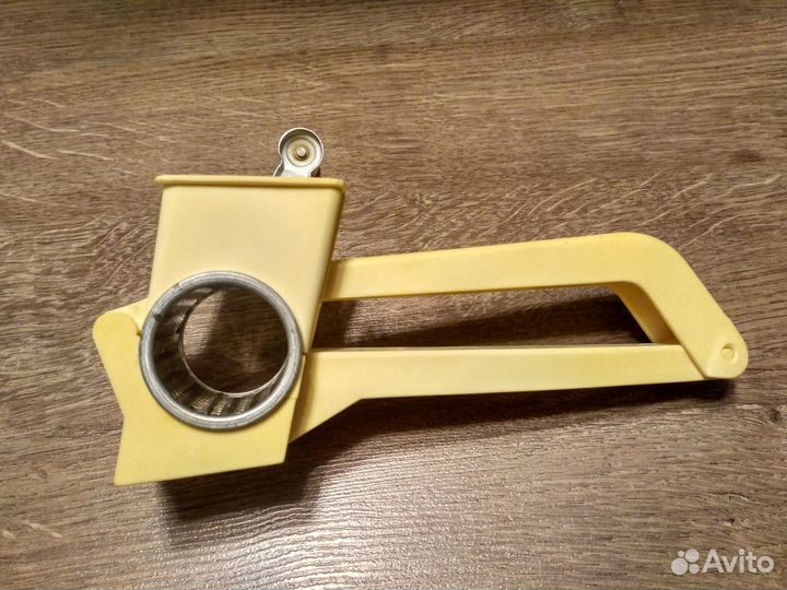 Терка - мельница для сыра и чеснока