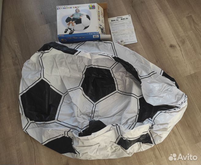 Надувное кресло Intex Футбольный мяч 108х110х66 см