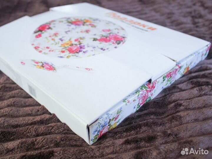 Блюдо для торта с лопаткой из фарфора