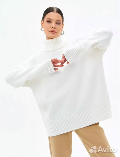 Свитер белый