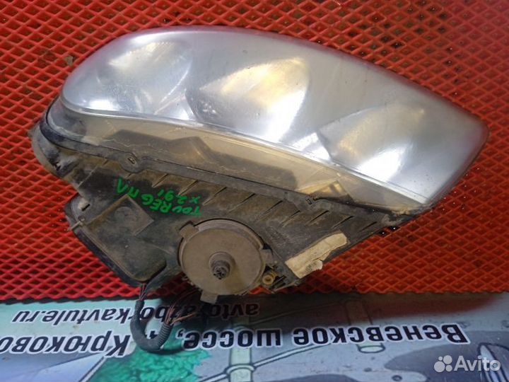 Фара передняя левая Volkswagen Touareg