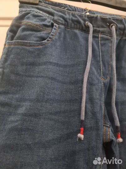 Новые джинсы 146 см фирма Акула