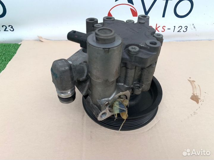 Насос гидроусилителя руля Mercedes-Benz E-350 W212