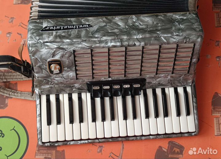Аккордеон weltmeister/Скупка/ Отличный