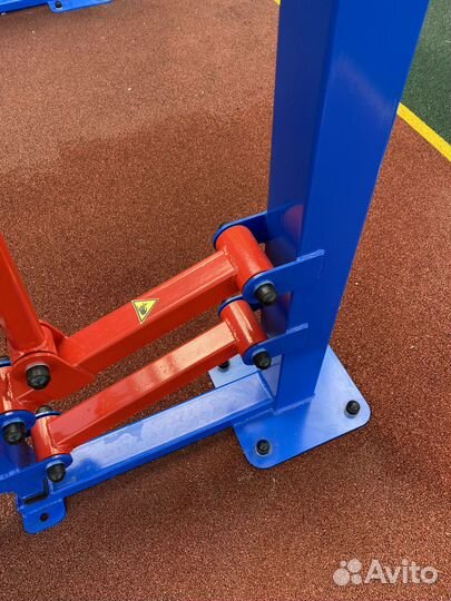 Уличный тренажер жим от груди AVU004