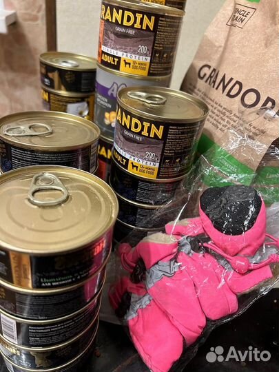 Корм для собаки, общим весом 6.5 кг