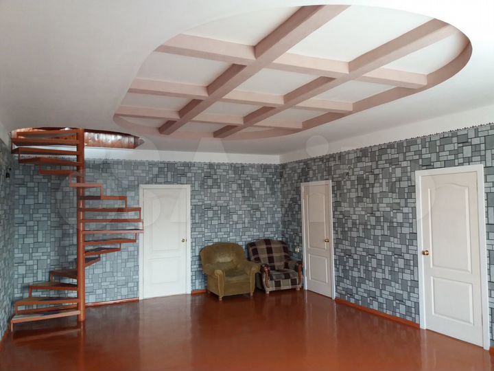 Коттедж 258 м² на участке 8 сот.