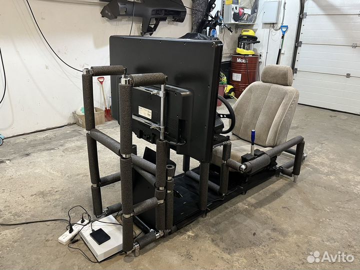 Кокпит для симрейсинга