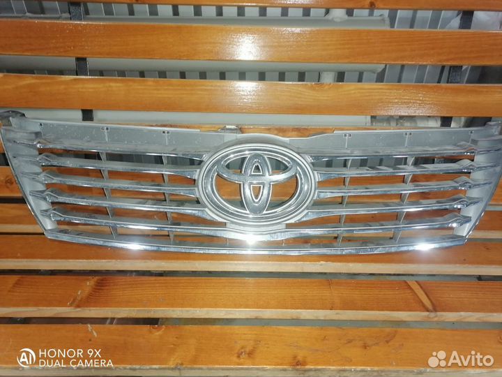 Решетка бампера toyota camry 50