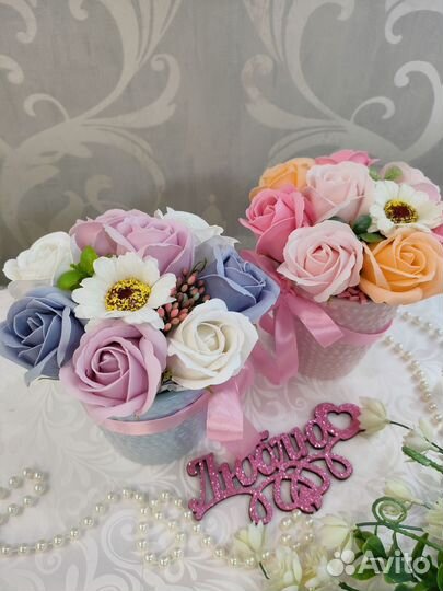 Букеты из мыльных роз в керамических кашпо