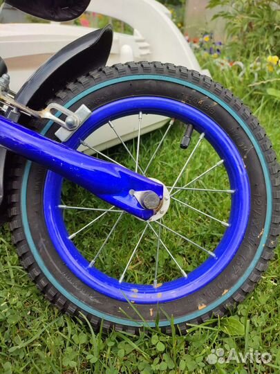 Беговел с ручным тормозом