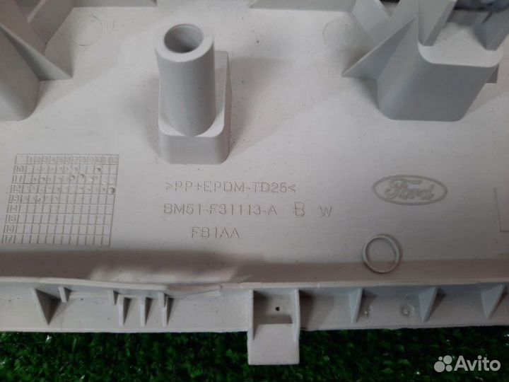 Накладка задней стойки левая Ford Focus 3 седан