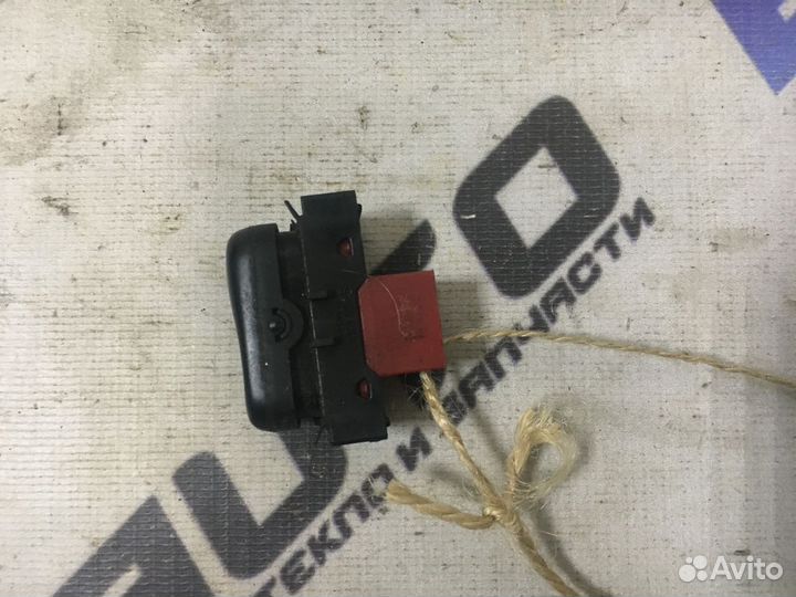 Кнопка шторки Мерседес Бенз W210
