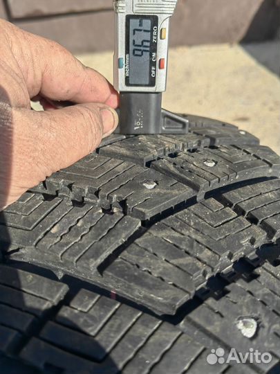 Goodyear UltraGrip Ice Arctic SUV 225/65 R17 102T