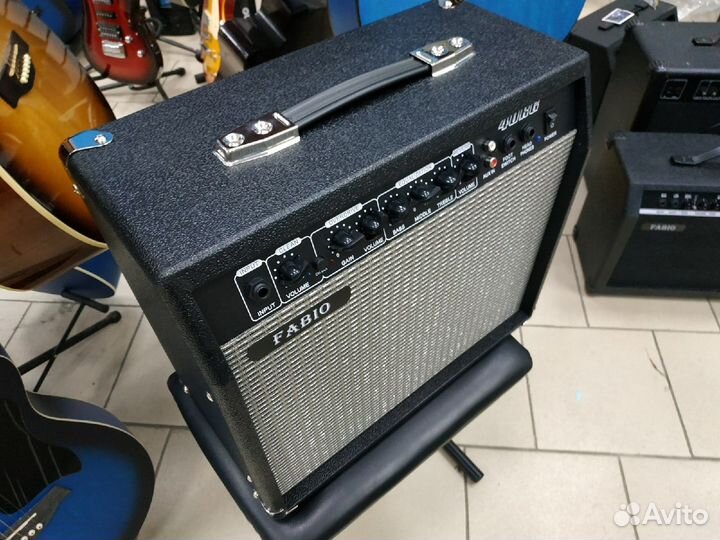 Новый комбоусилитель 40 Ватт